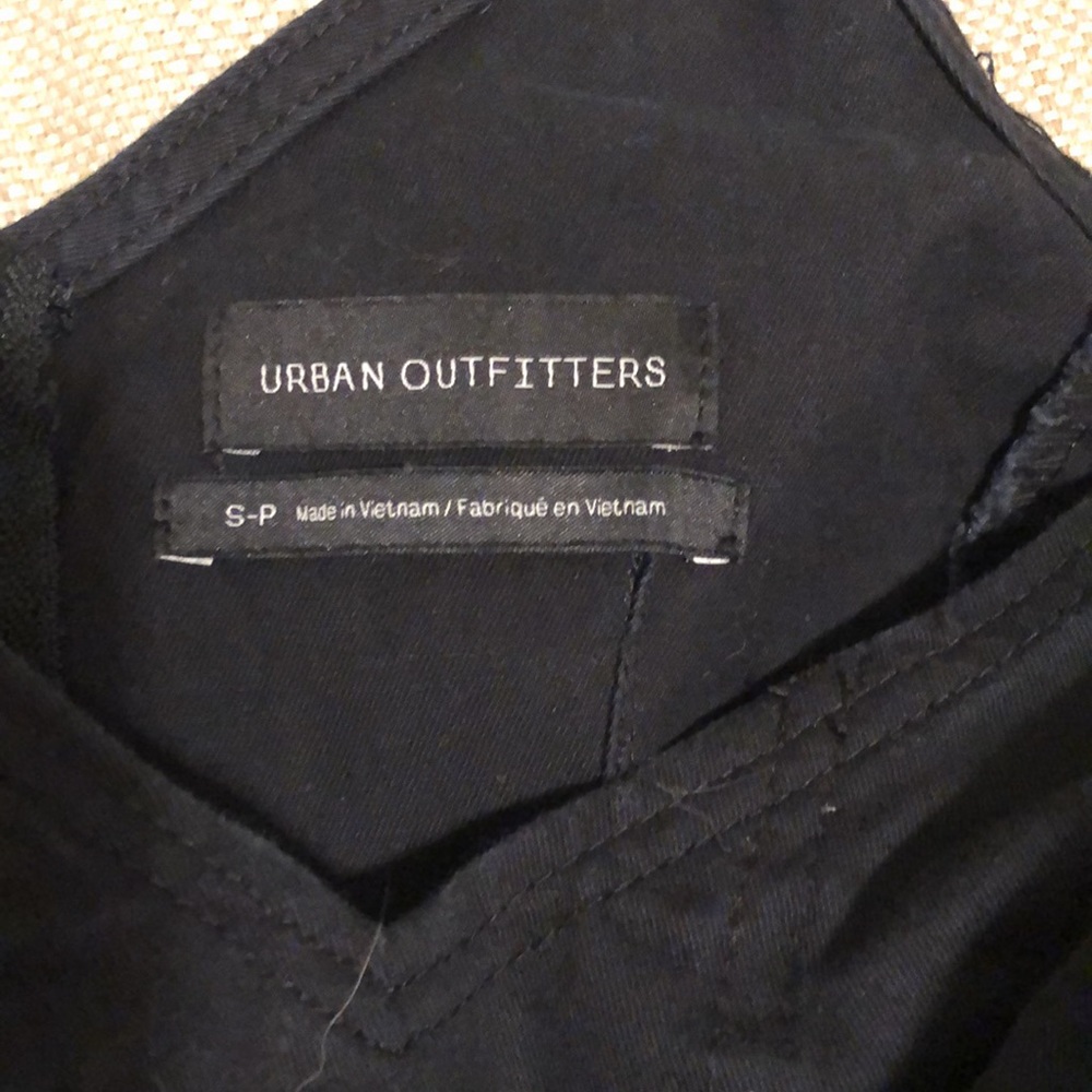 ♥️Urban Outfitters Overall Shorts♥️ - Picture 5 of 5